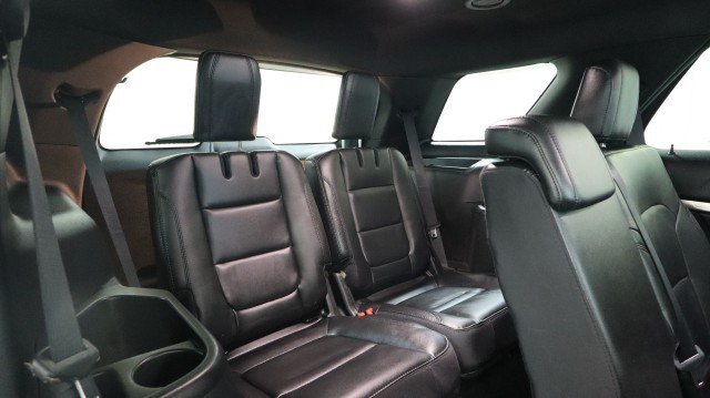 Used 2018 Ford Explorer XLT w/ Equipment Group 202A AWD/4WD image 12