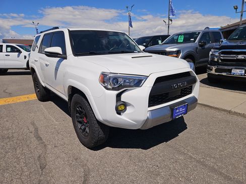 Used 2022 Toyota 4Runner TRD Off-Road Premium w/ TRD Black Wheel Package (TMS) AWD/4WD image 7