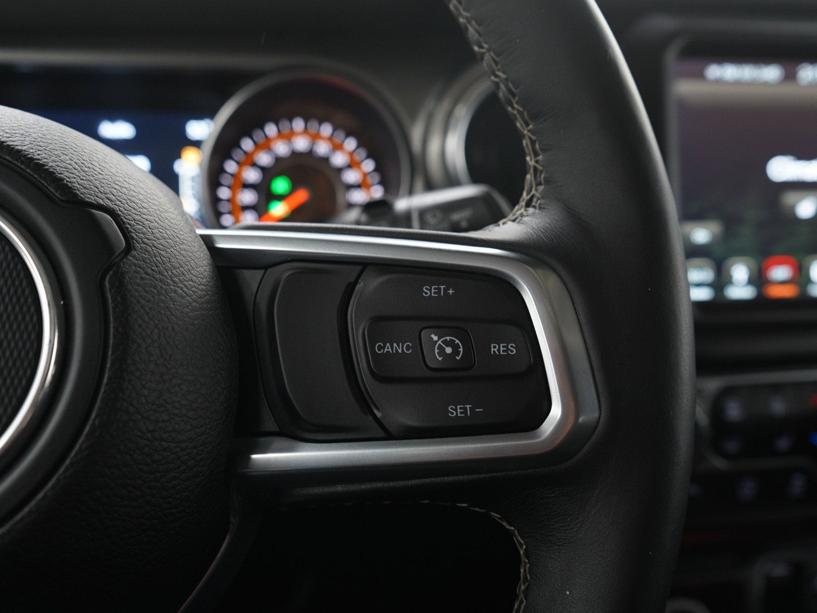 Used 2019 Jeep Wrangler Unlimited Sahara w/ Uconnect 4C Nav & Sound Group AWD/4WD image 29
