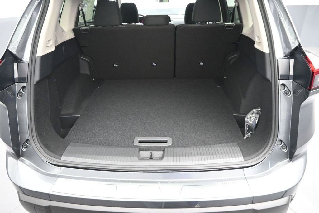 Certified 2026 Nissan Rogue SV w/ Cold Weather Package FWD image 14