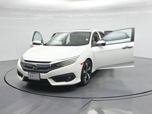 Used 2016 Honda Civic Touring image 27