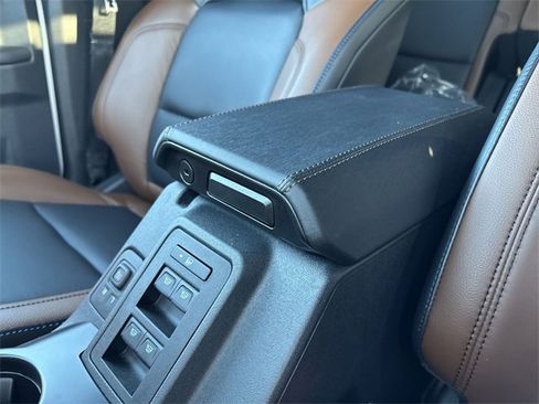 Used 2024 Ford Bronco Outer Banks image 20