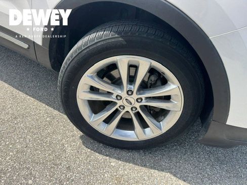 Used 2018 Ford Explorer XLT w/ Equipment Group 202A AWD/4WD image 40