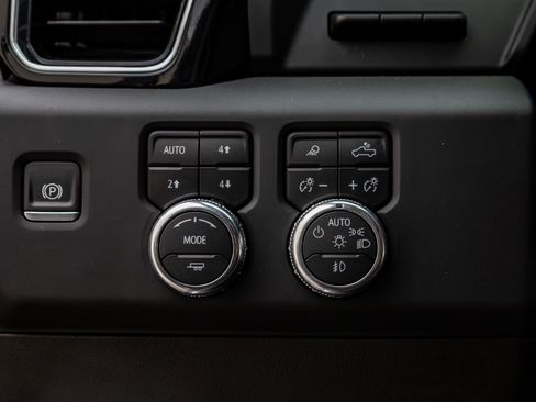 Used 2024 GMC Sierra 2500 Denali w/ Technology Package image 22