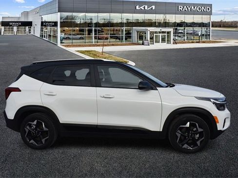 Certified 2025 Kia Seltos S image 2