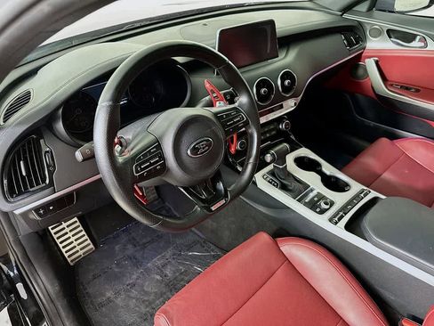 Used 2018 Kia Stinger GT1 image 2