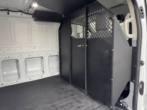 Used 2019 Ford Transit 250 130 Low Roof image 11