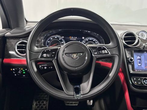 Used 2020 Bentley Bentayga AWD/4WD image 14