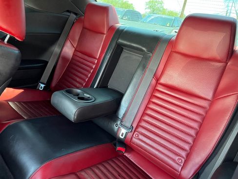 Used 2014 Dodge Challenger SXT RWD image 28