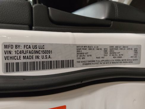 Used 2022 Jeep Grand Cherokee Laredo X image 33