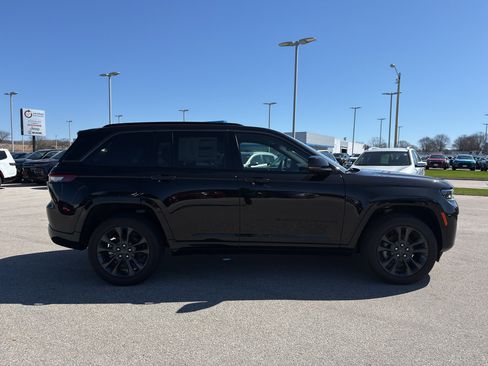 New 2026 Jeep Grand Cherokee Limited Reserve AWD/4WD image 4