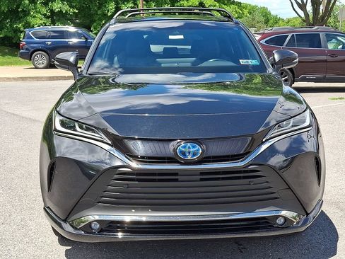 Used 2023 Toyota Venza Nightshade AWD/4WD image 4