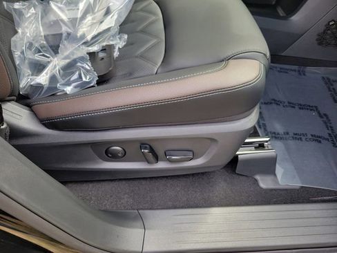 New 2026 Nissan Pathfinder Platinum FWD image 34