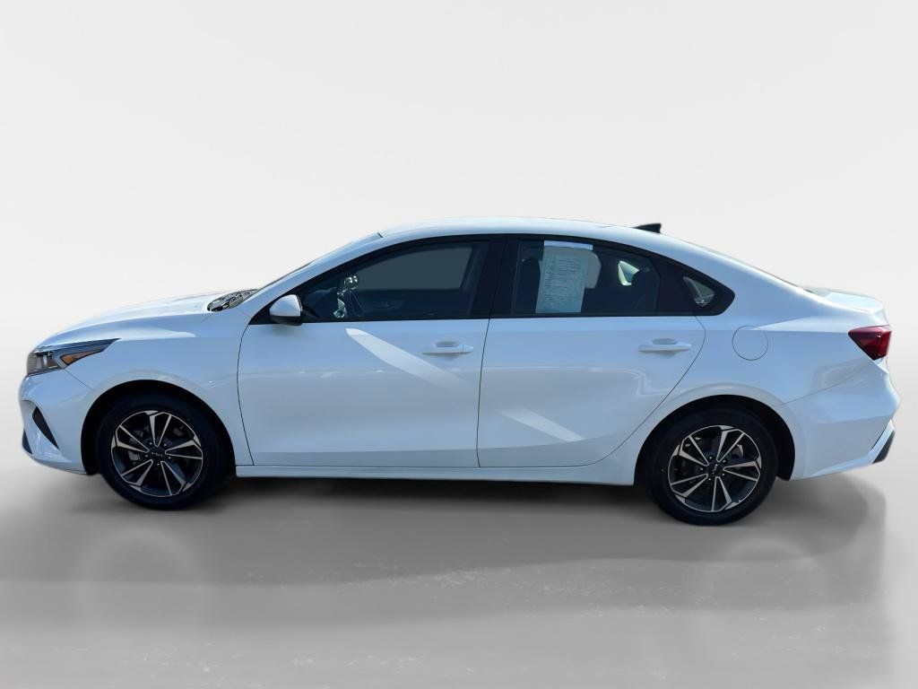 Used 2024 Kia Forte LXS FWD image 2