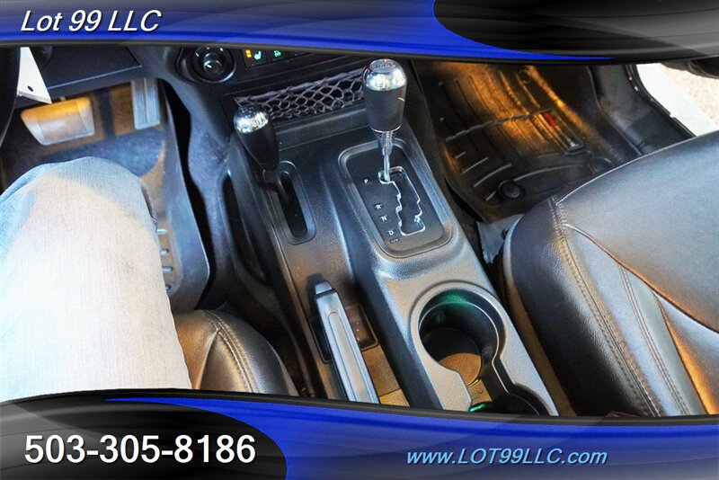 Used 2017 Jeep Wrangler Unlimited Sahara AWD/4WD image 27