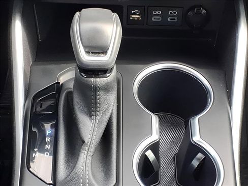 Used 2024 Toyota Highlander XLE image 25