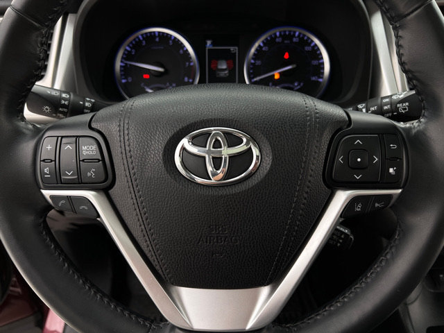 Used 2018 Toyota Highlander Limited AWD/4WD image 17