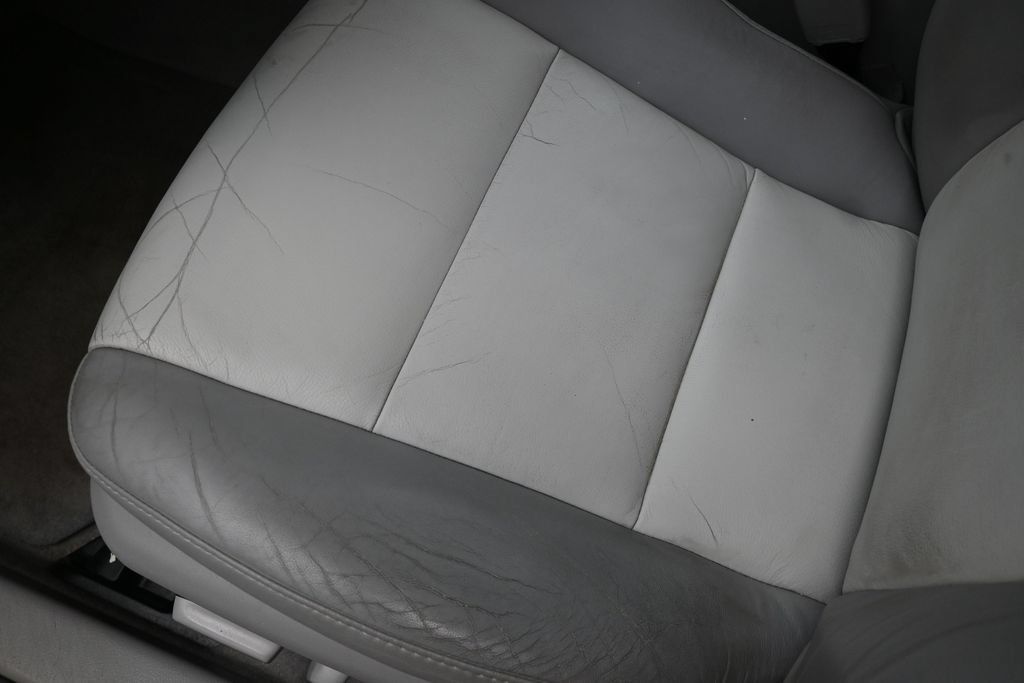 Used 2012 Toyota Camry XLE FWD image 13