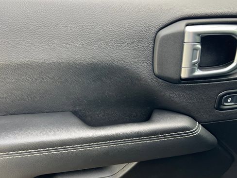 Used 2023 Jeep Wrangler Sahara image 10