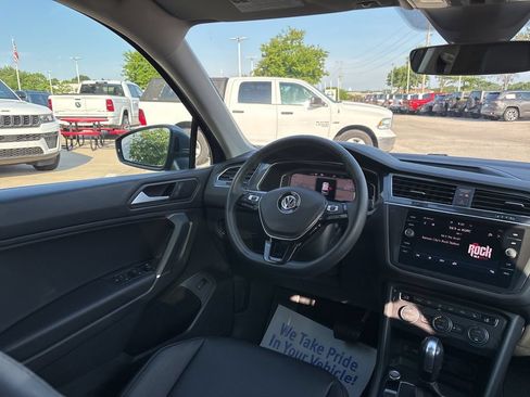 Used 2020 Volkswagen Tiguan SEL AWD/4WD image 47