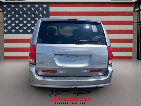 Used 2020 Dodge Grand Caravan SXT FWD image 4
