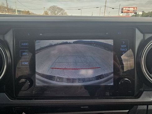 Used 2019 Toyota Tacoma TRD Sport image 14