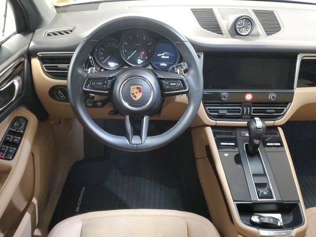 Used 2023 Porsche Macan AWD/4WD image 16