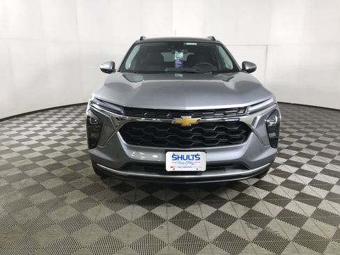New 2026 Chevrolet Trax LT image 2