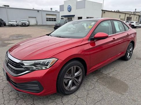 Certified 2023 Volkswagen Jetta SE w/ Panoramic Sunroof Package image 1