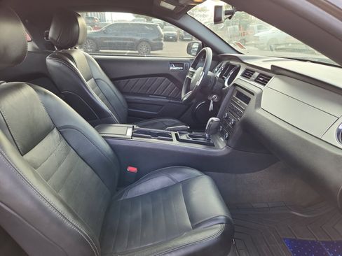 Used 2014 Ford Mustang GT Premium image 19