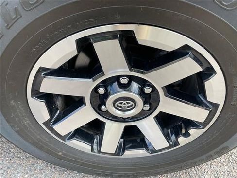Used 2024 Toyota 4Runner TRD Off-Road AWD/4WD image 9