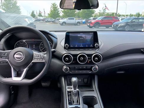 Used 2024 Nissan Sentra SV FWD image 10