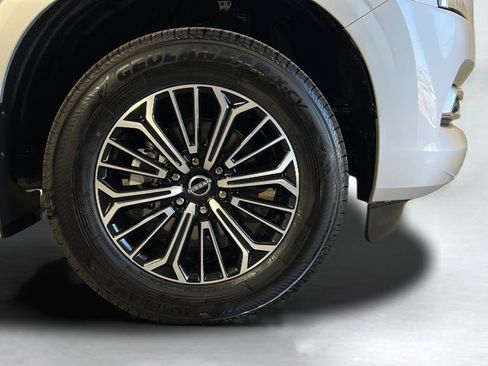 New 2026 Nissan Armada SL w/ Captain's Chari Seat Package RWD image 27
