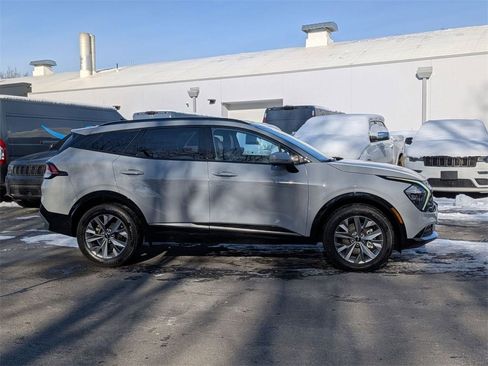 Used 2023 Kia Sportage SX image 2