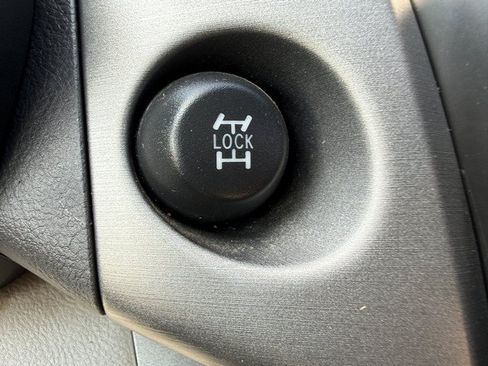 Used 2010 Toyota RAV4 Limited AWD/4WD image 32