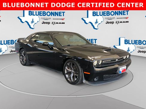 Used 2019 Dodge Challenger R/T RWD image 3