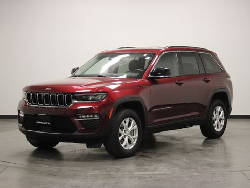 Used 2023 Jeep Grand Cherokee Limited AWD/4WD image 4