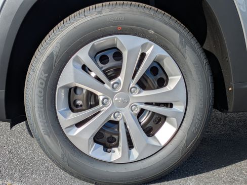 New 2026 Chevrolet Trax LS w/ Driver Confidence Package image 30