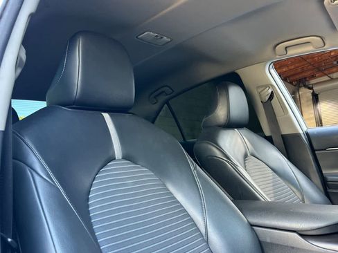 Used 2022 Toyota Camry SE image 18