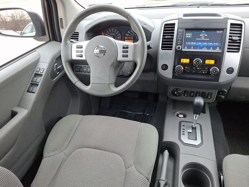 Used 2020 Nissan Frontier SV image 14