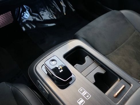 Used 2023 Nissan Ariya AWD image 53