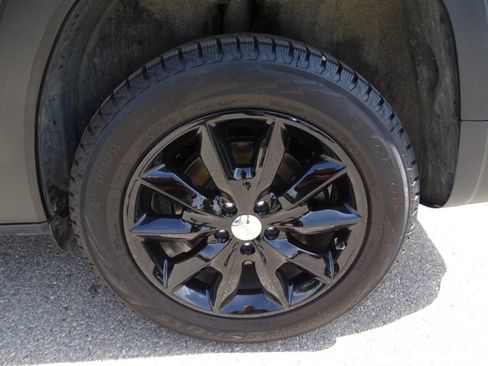 Used 2017 Jeep Cherokee Limited w/ Safetytec Group AWD/4WD image 42