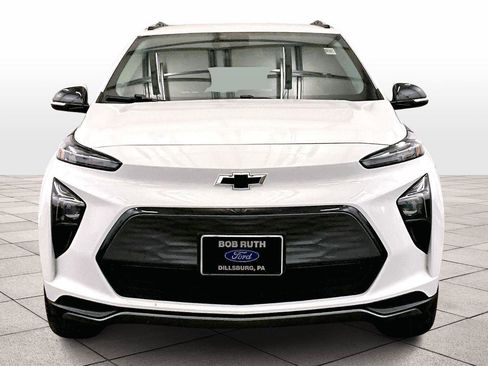 Used 2023 Chevrolet Bolt EUV LT w/ Convenience Package image 3