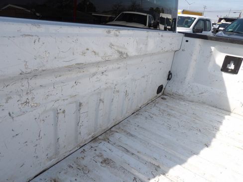 Used 2022 Ford F250 XL w/ Power Equipment Group image 9