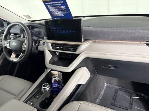 Certified 2025 Ford Explorer Active w/ Active Comfort Package image 41