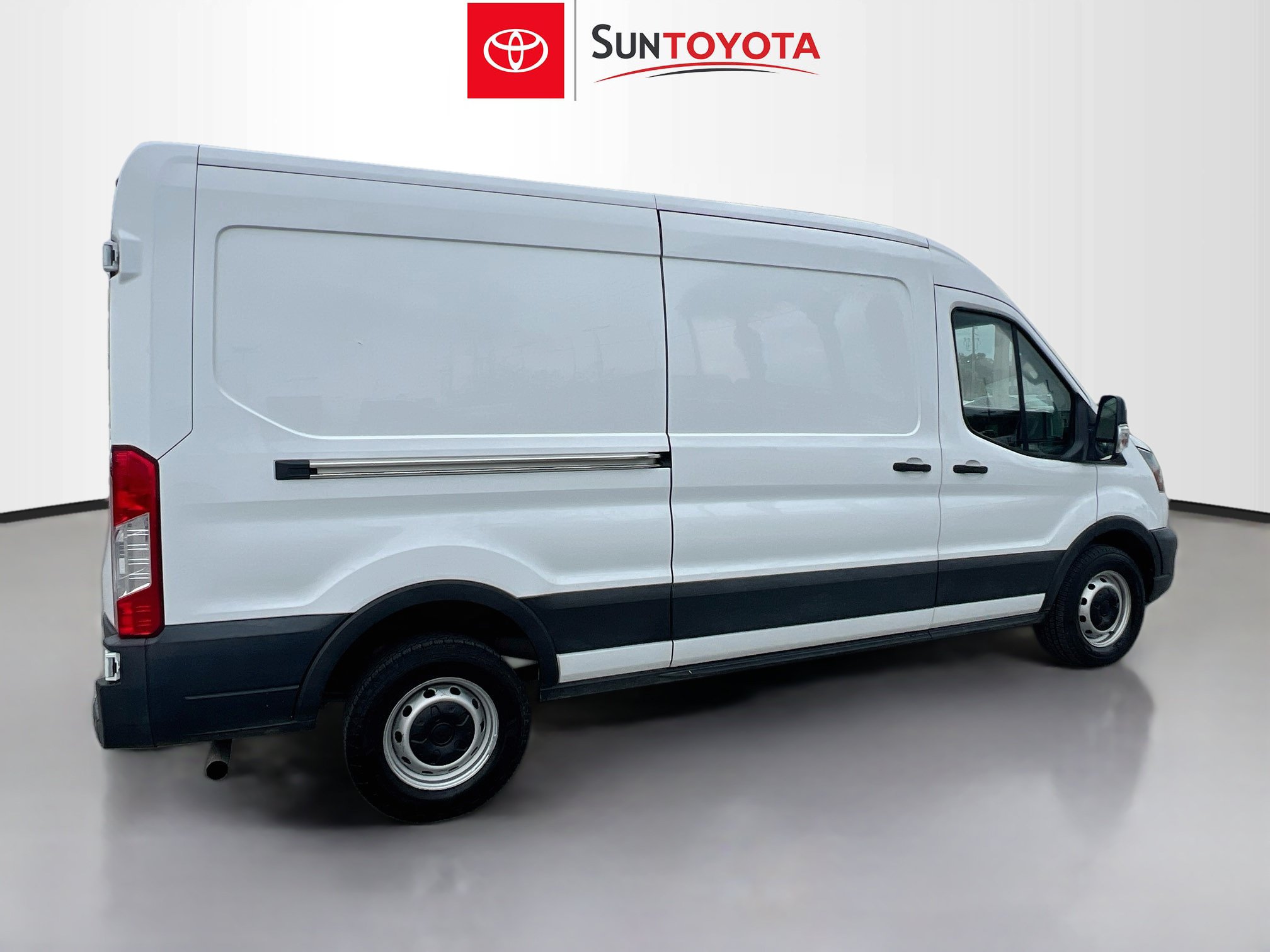 Used 2021 Ford Transit 250 Medium Roof RWD image 4