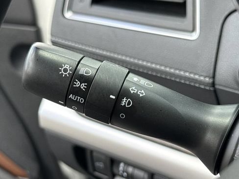 Used 2018 Subaru Outback 2.5i Touring AWD/4WD image 36