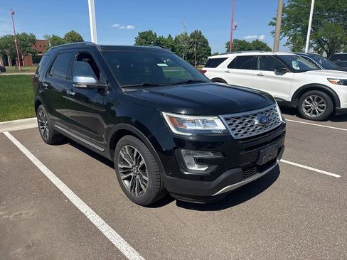 Used 2017 Ford Explorer Platinum AWD/4WD image 3
