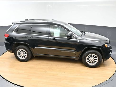 Used 2018 Jeep Grand Cherokee Laredo AWD/4WD image 40