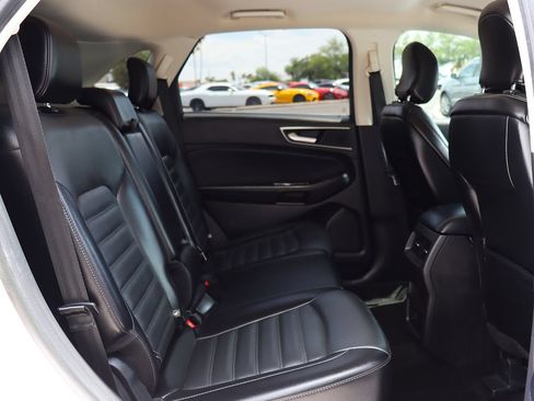 Used 2018 Ford Edge SEL w/ Equipment Group 201A FWD image 27